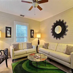 Forsyth Park West Carriage House Holiday home